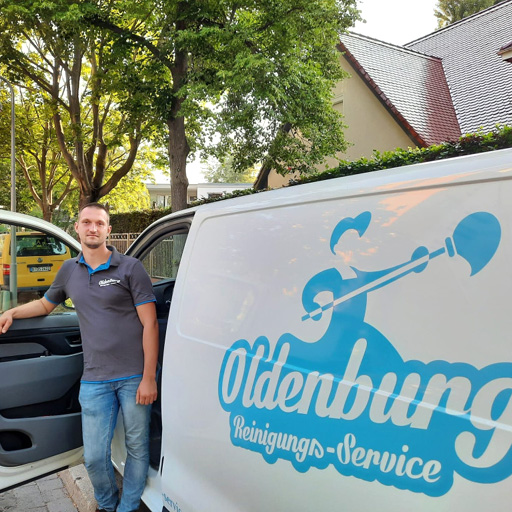 Jan Oldenburg ist Inhaber des Reinigungsservice Oldenburg in Berlin. Sie können seine Reinigungsfirma in Berlin buchen oder in Brandenburg.