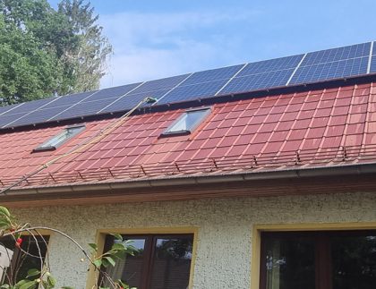 Die Reinigung von Photovoltaik in Berlin / Brandenburg verhindert Schäden und erhöht die Effizienz. Lesen Sie alle Details zur Reinigung von PV-Anlagen.